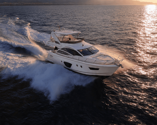 Majesty 56 yacht sailing in Dubai Marina Majesty 56 yacht sailing in Dubai Marina